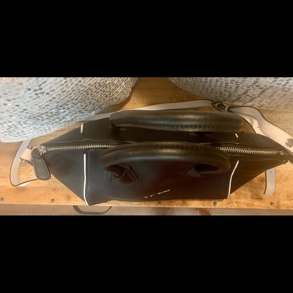 G by guess tote - Picture 11 of 13